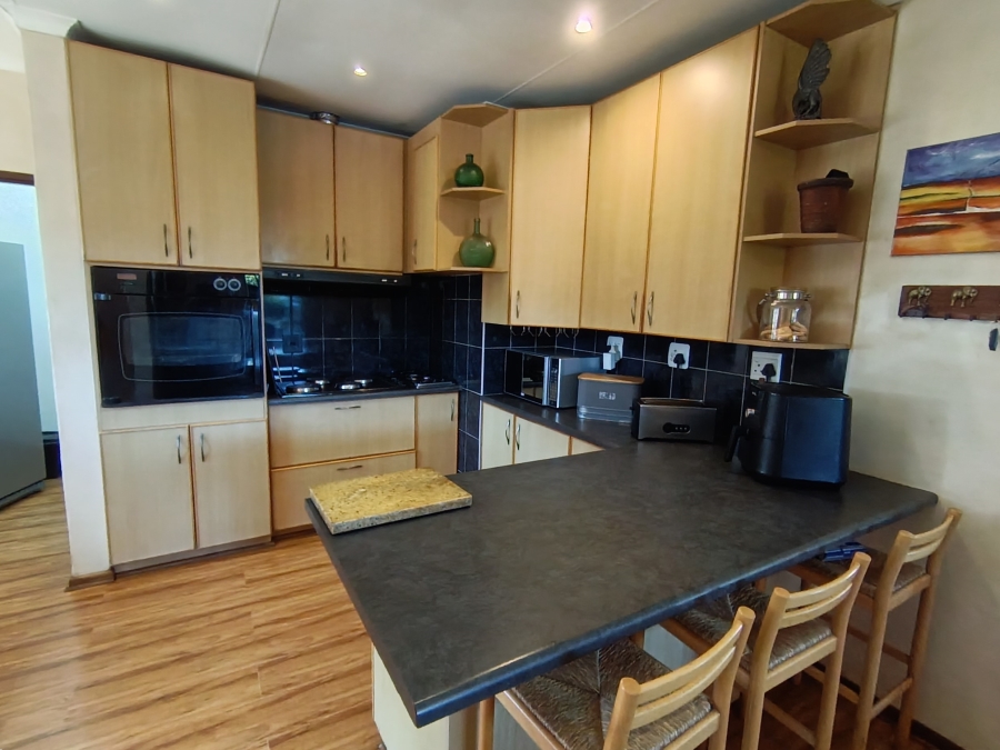 3 Bedroom Property for Sale in Wavecrest Eastern Cape